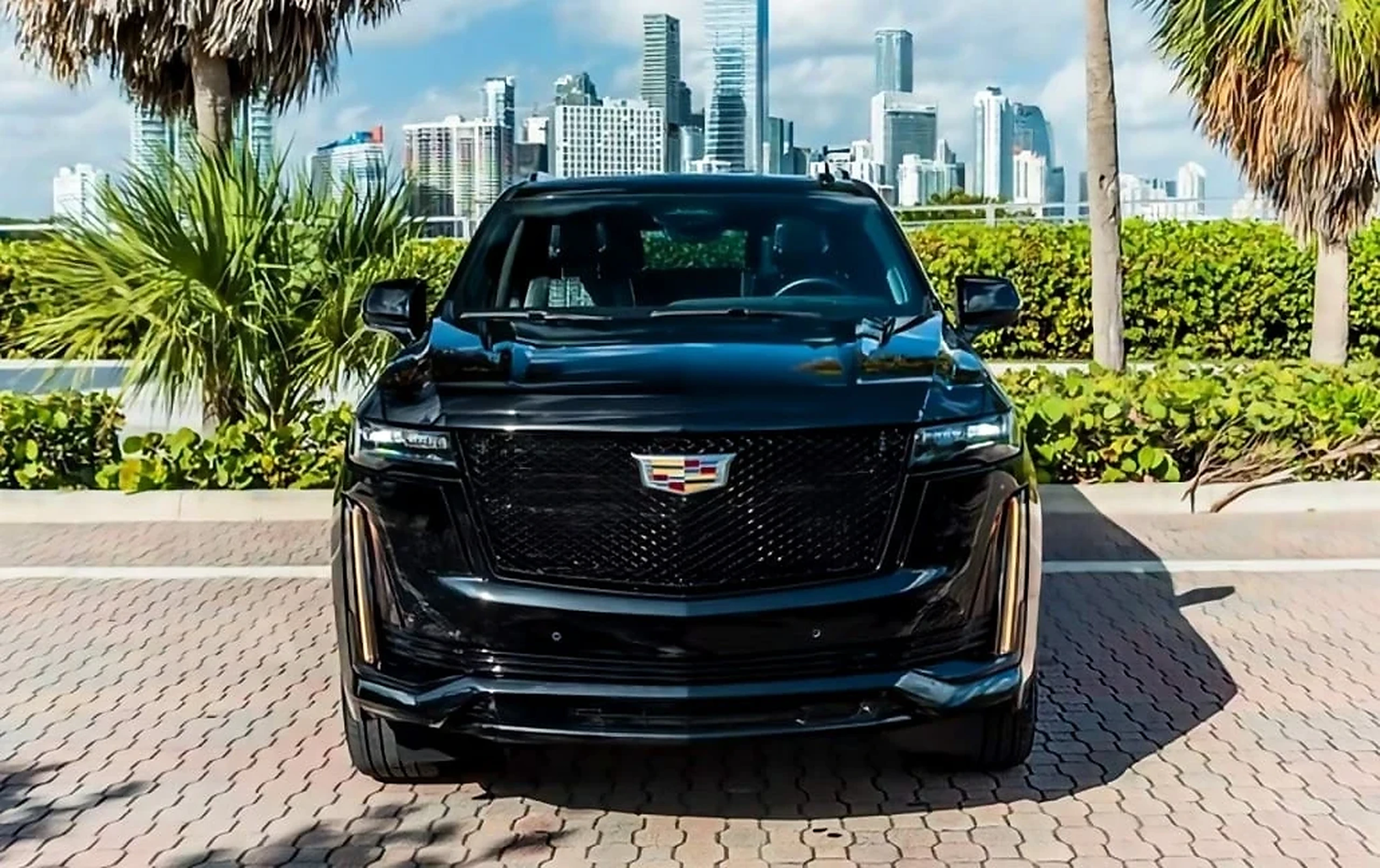 Cadillac Escalade ESV detail relevant to holiday luxury car rentals on LUXURY CAR CLUB