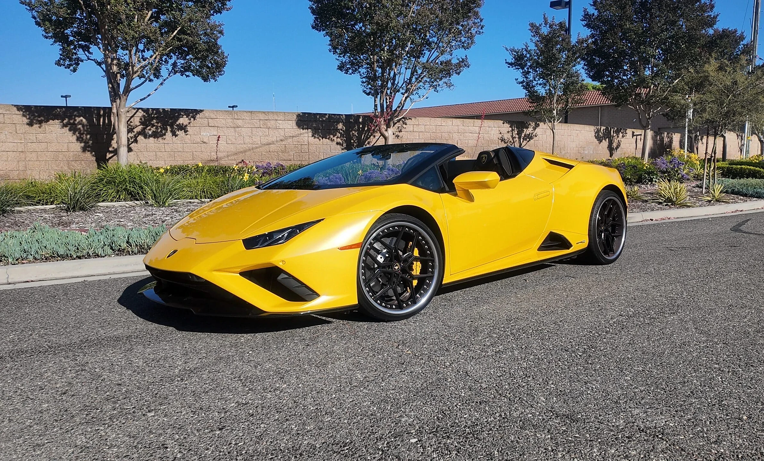 Lamborghini Huracán EVO Spyder exterior for birthday exotic car rentals