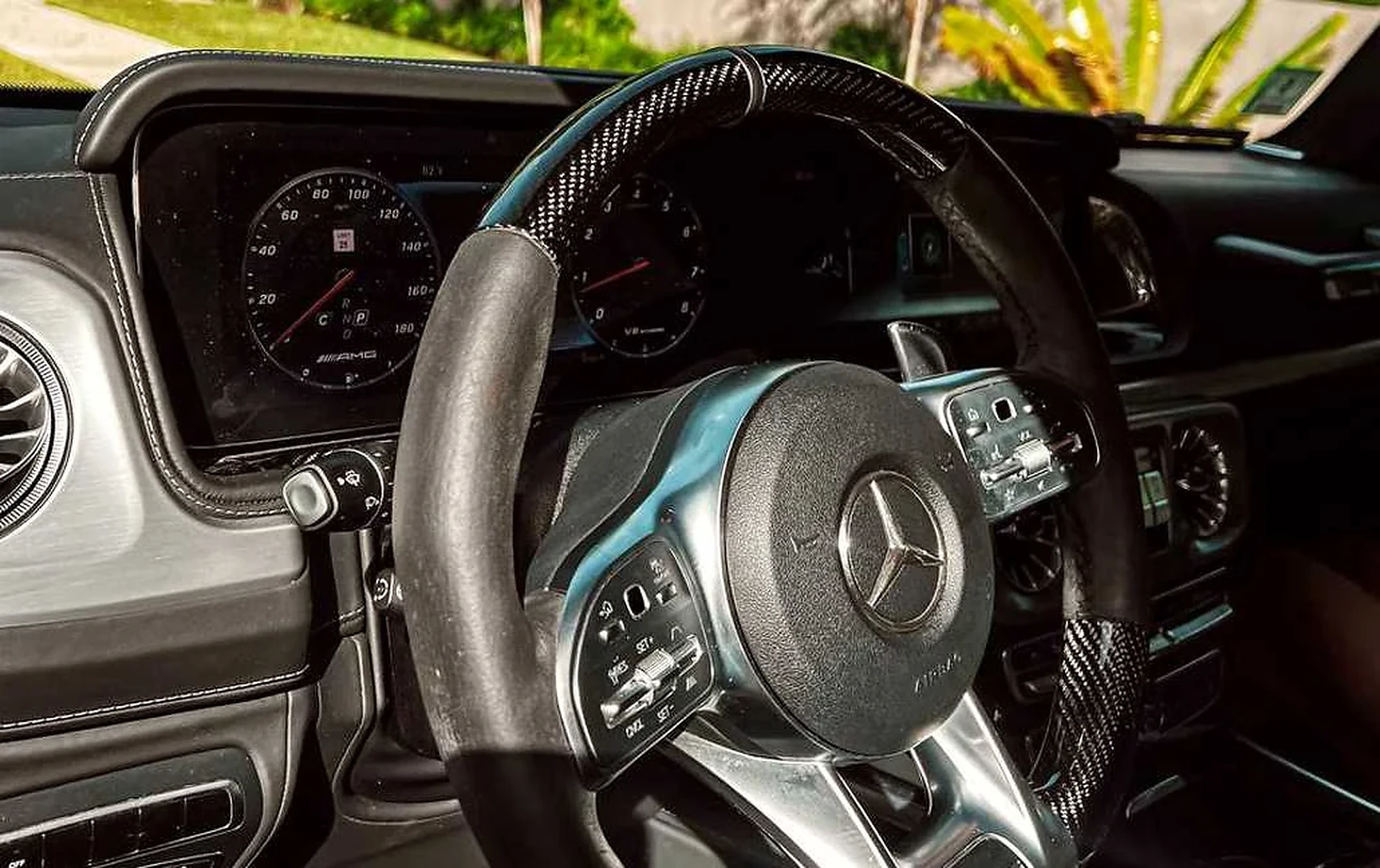 Mercedes-AMG G 63 detail relevant to holiday luxury car rentals on LUXURY CAR CLUB