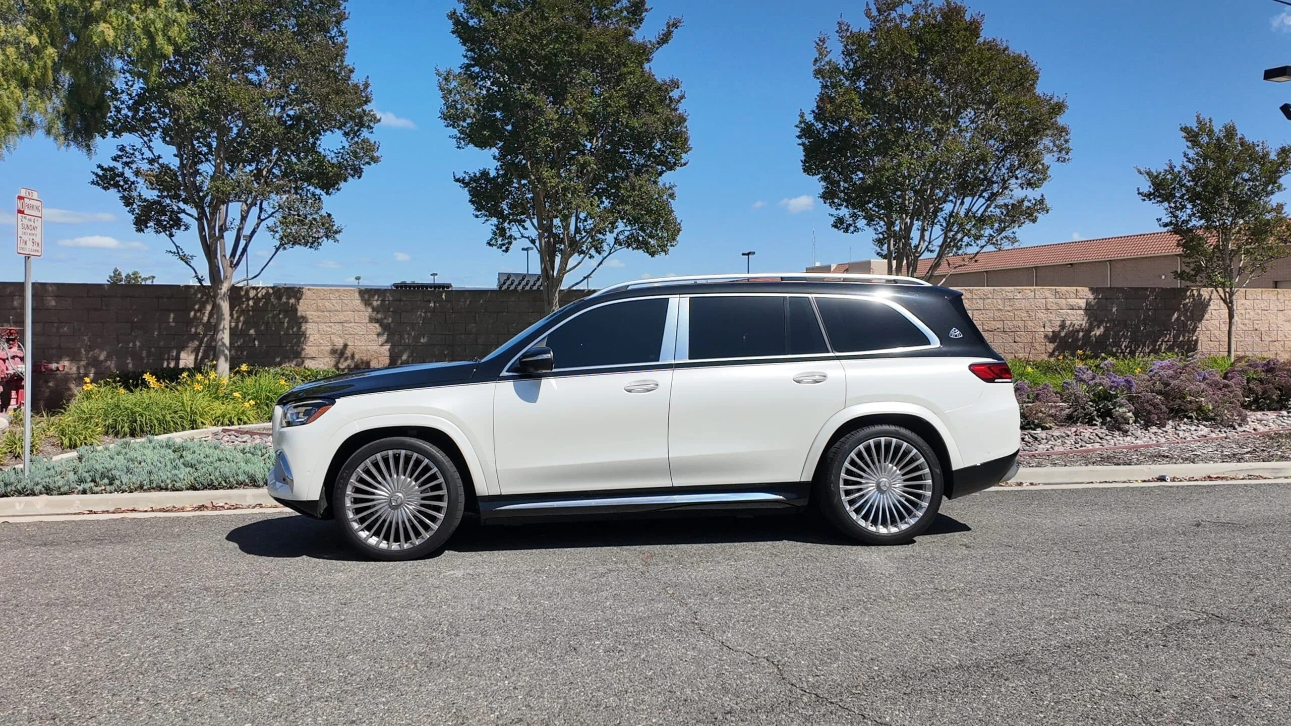 Mercedes-Maybach GLS 600 detail relevant to corporate & executive rentals on LUXURY CAR CLUB