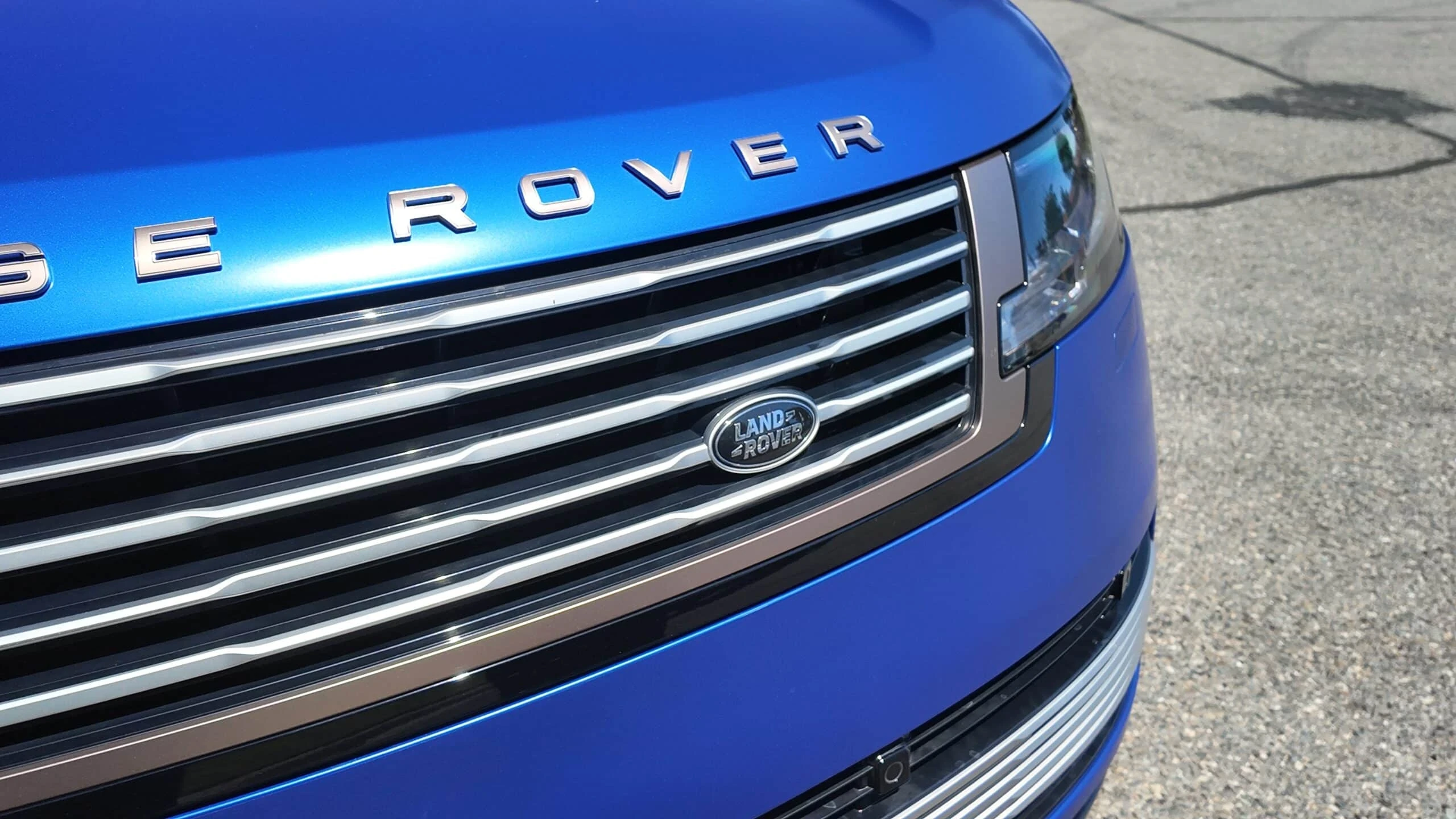 Range Rover SV detail relevant to corporate & executive rentals on LUXURY CAR CLUB